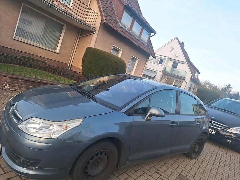Grau Gebraucht 2007 Citroën C4 Kleinwagen | 1.500 € (Fairer Preis) - Bild 1/4