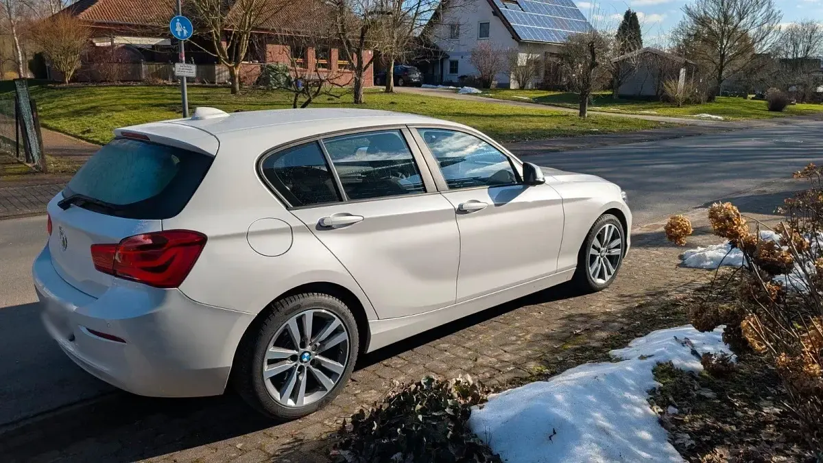 Gebraucht BMW 116 116 PS (85 kW) 2019 Weiß Kleinwagen