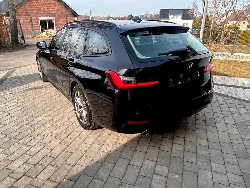 Gebraucht BMW 318 156 PS (114 kW) 2022 Schwarz Kombi