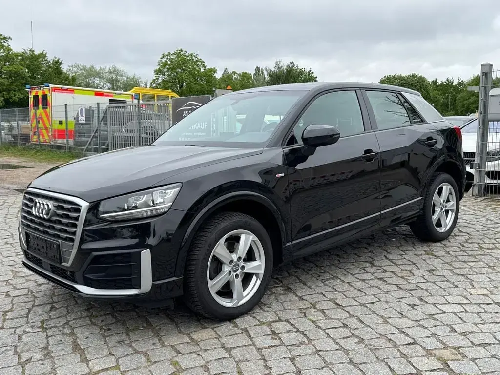 Używany Audi Q2 S-Line 116 KM (85 kW) 2019 Czarny SUV