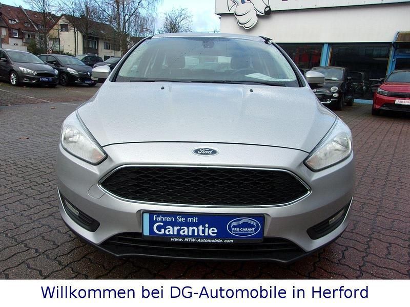 Gebraucht Ford Focus Business Edition 125 PS (91 kW) 2016 Silber Kombi