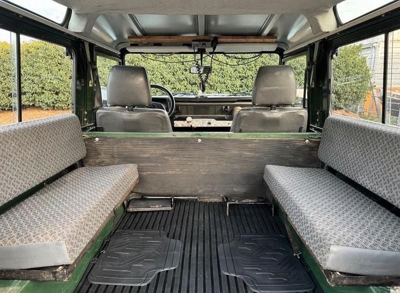 Gebraucht Land Rover Defender 113 PS (83 kW) 1995 Grün Kombi