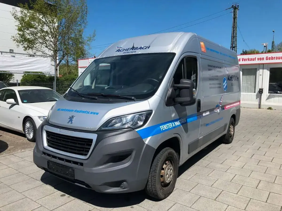 Gebraucht Peugeot Boxer 131 PS (96 kW) 2017 Silber Van