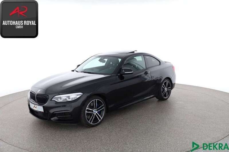 Schwarz (metallic) Gebraucht 2019 BMW M240 M Sport Coupé | 35.880 € (Guter Preis) - Bild 1/4