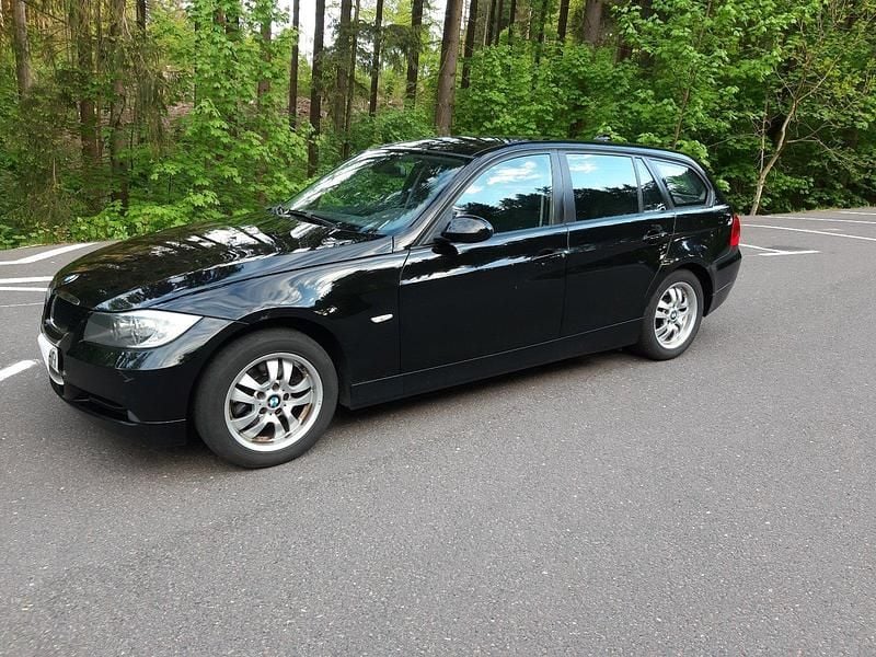 Schwarz Gebraucht 2008 BMW 320 Kombi | 2.250 € (Superpreis) - Bild 1/4