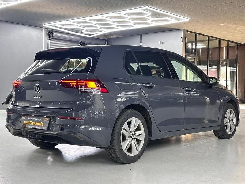 Gebraucht VW Golf VIII 150 PS (110 kW) 2020 Grau Limousine