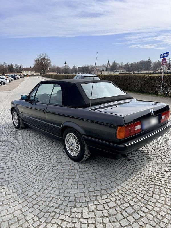 Gebraucht BMW 318 Cabriolet Shadowline 113 PS (83 kW) 1990 Schwarz Cabrio