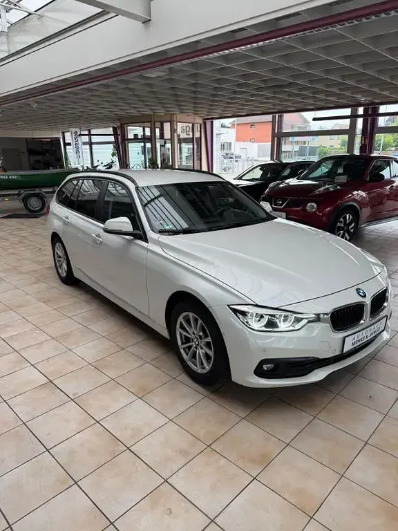 Gebraucht BMW 318 Performance 150 PS (110 kW) 2018 Weiß Kombi