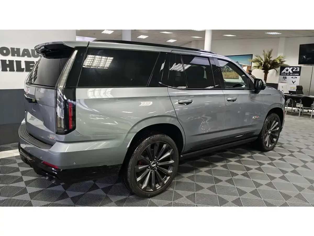 Neu Cadillac Escalade 692 PS (508 kW) 2026 Grau SUV