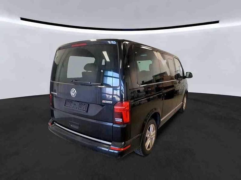 Gebraucht VW Multivan Highline 204 PS (150 kW) 2022 Deep black perleffekt Van