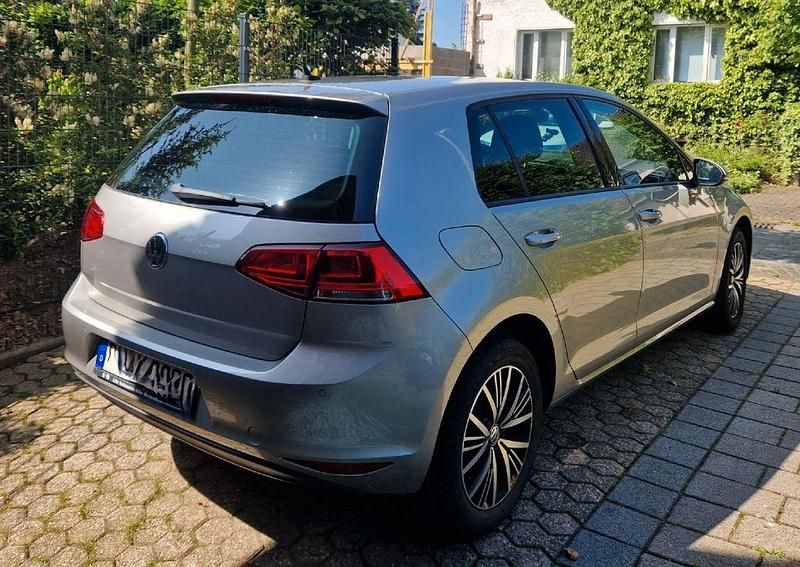 Gebraucht VW Golf VII Allstar 86 PS (63 kW) 2016 Grau Limousine