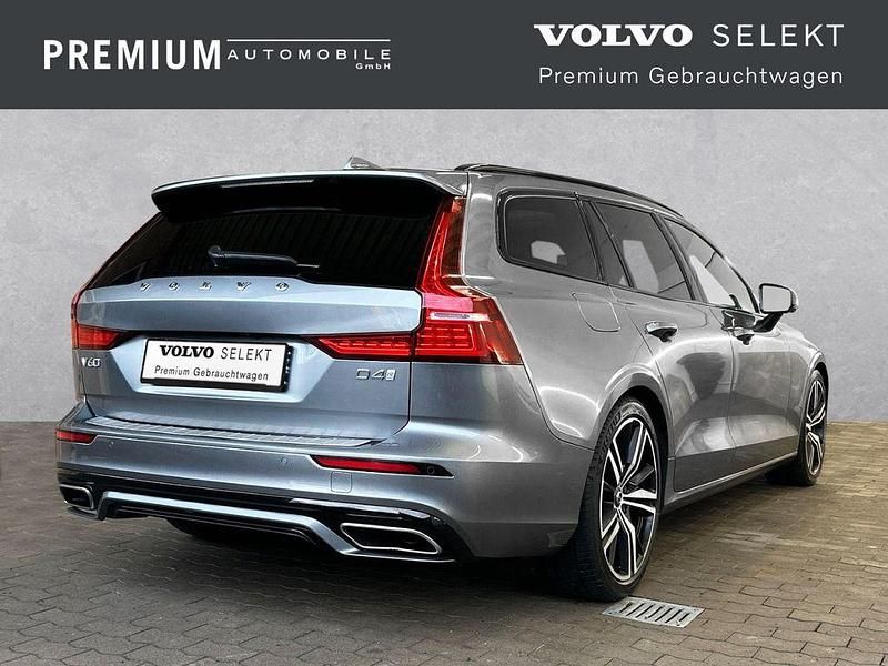 Gebraucht Volvo V60 R-Design 190 PS (139 kW) 2020 Grau Kombi