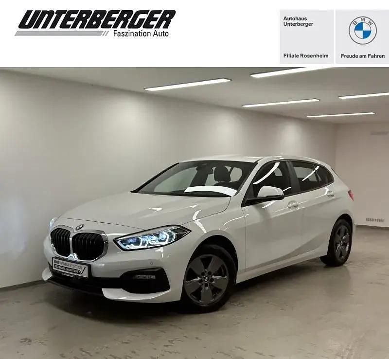 Weiß Gebraucht 2020 BMW 118 Advantage Kleinwagen | 20.890 € (Fairer Preis) - Bild 1/4