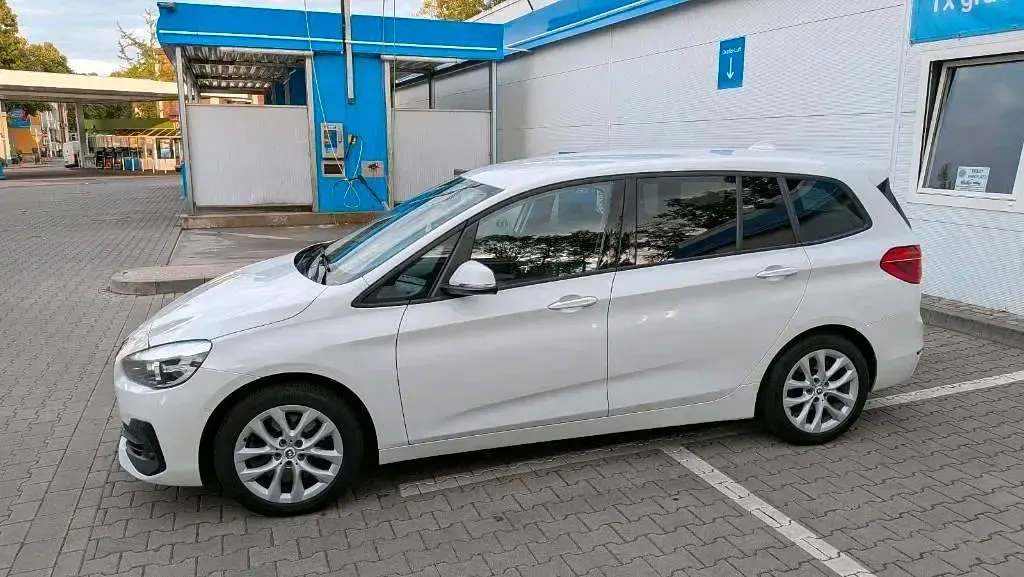 Gebraucht BMW 218 150 PS (110 kW) 2020 Weiß Kombi