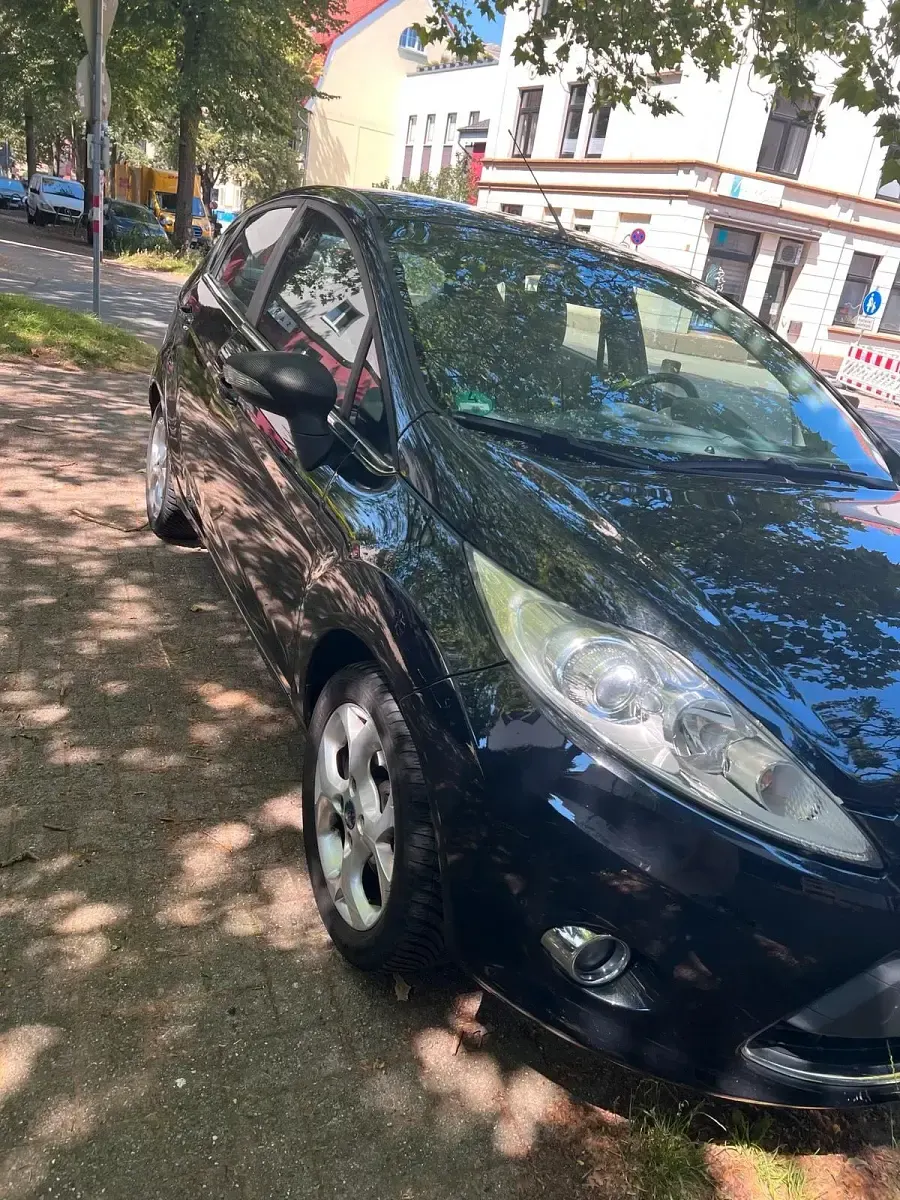 Gebraucht Ford Fiesta 82 PS (60 kW) 2009 Schwarz Kleinwagen
