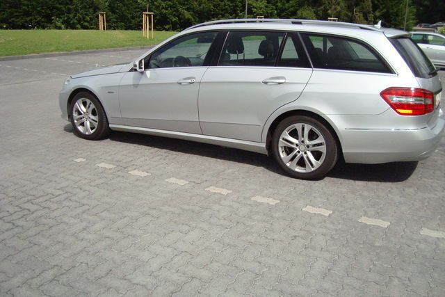Gebraucht Mercedes E250 277 PS (203 kW) 2010 Silber metallic Kombi