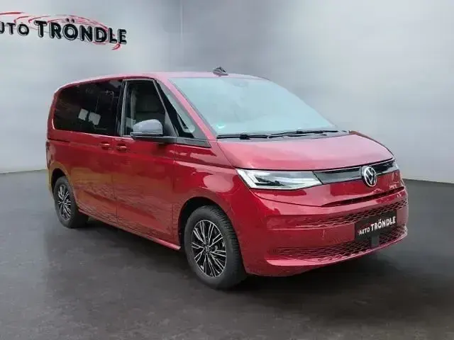 Usata VW Multivan Basis 150 CV (110 kW) 2023 Rosso Monovolume