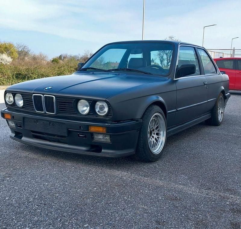 Gebraucht BMW 325 Performance 170 PS (125 kW) 1985 Grau Coupé