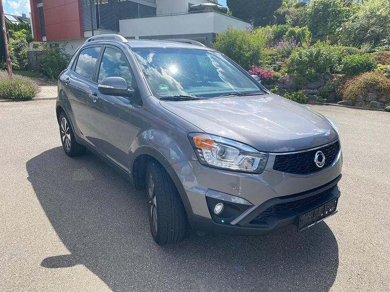 Grau Gebraucht 2014 Ssangyong Korando SUV | 9.000 € (Fairer Preis) - Bild 1/4
