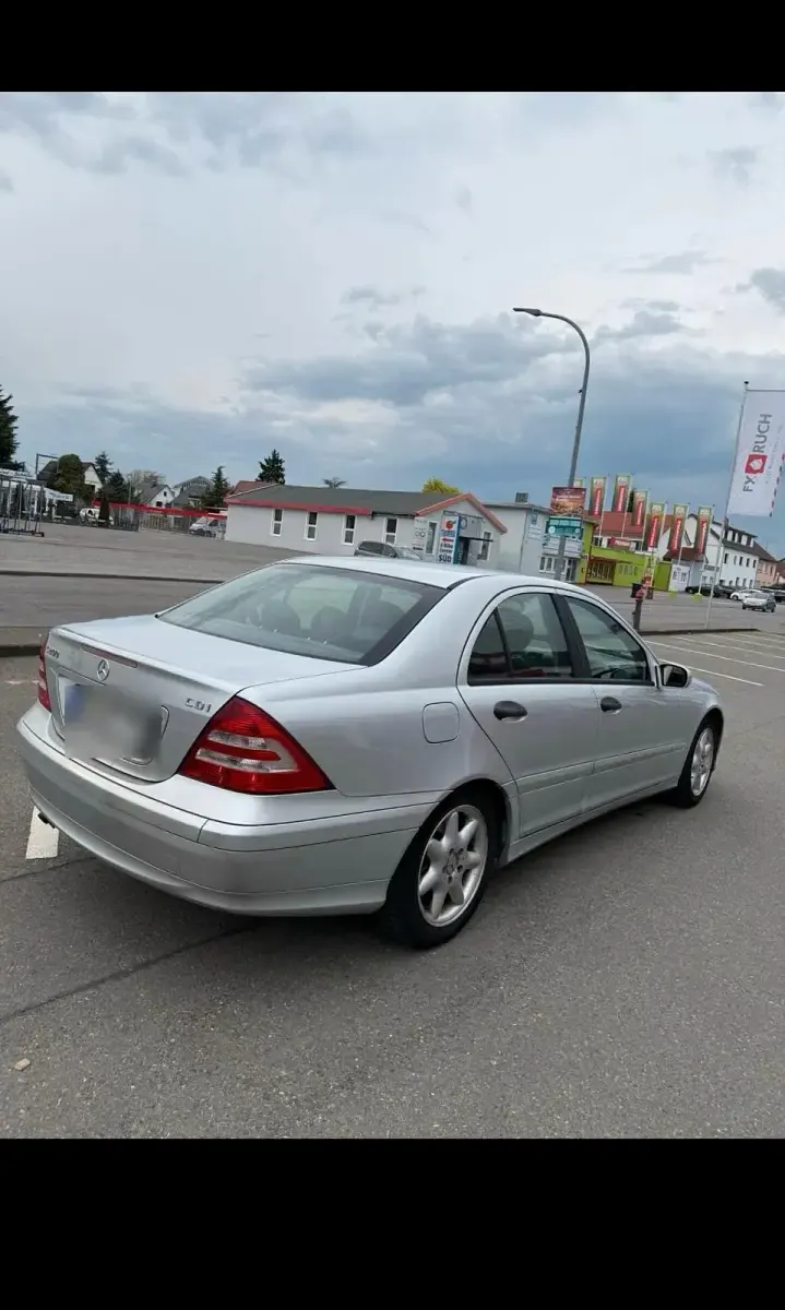 Gebraucht Mercedes C200 122 PS (89 kW) 2006 Silber Limousine
