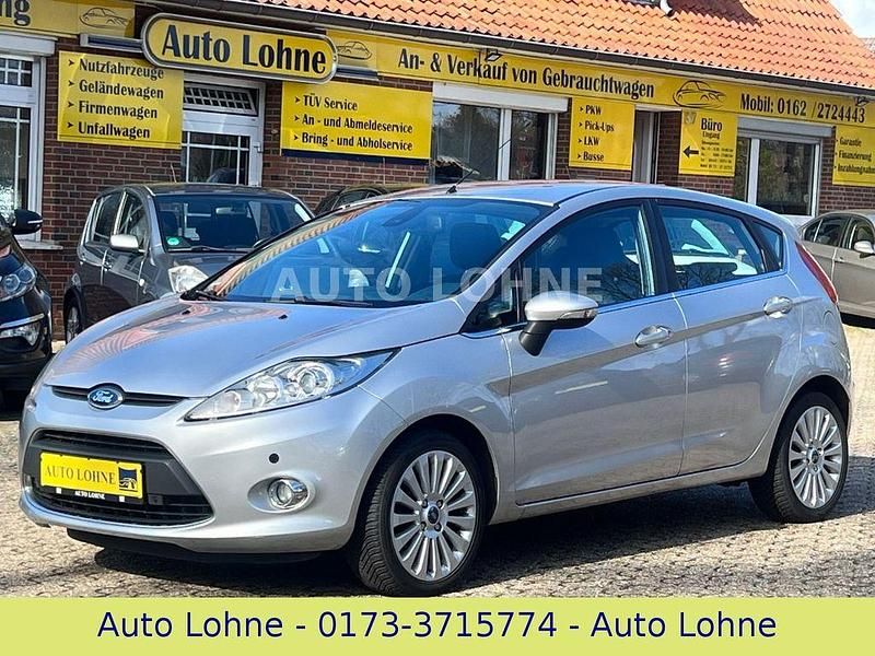 Gebraucht Ford Fiesta Titanium 82 PS (60 kW) 2009 Silber Kleinwagen