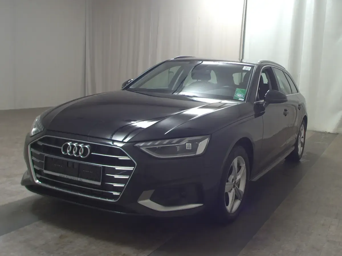 Gebraucht Audi A4 Advanced 204 PS (150 kW) 2023 Schwarz Kombi