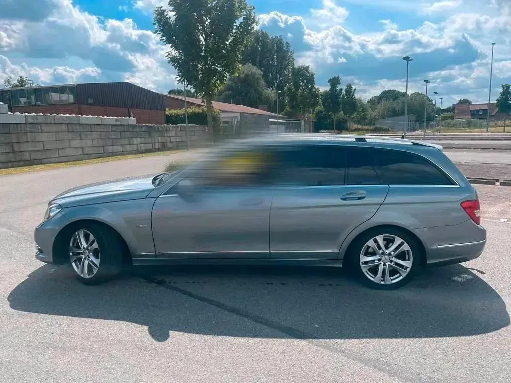 Gebraucht Mercedes C250 204 PS (150 kW) 2012 Grau Limousine