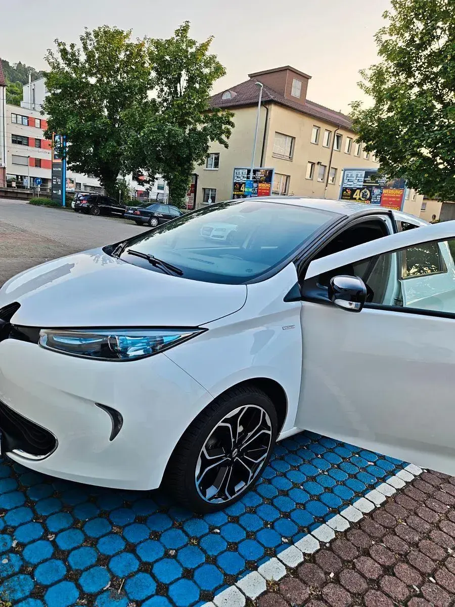Gebraucht Renault Zoe LIMITED 80 kW (109 PS) 2019 Weiß Kleinwagen