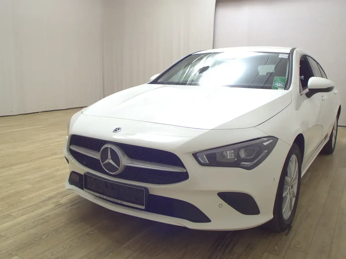 Gebraucht Mercedes CLA250 218 PS (160 kW) 2022 Polarweiss unilack Coupé