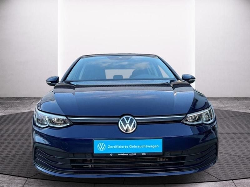Gebraucht VW Golf VIII Life 116 PS (85 kW) 2020 Atlantic blue (metallic) Limousine