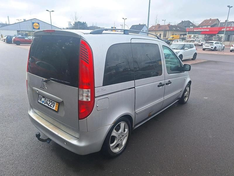 Gebraucht Mercedes Vaneo 130 PS (95 kW) 2004 Silber Van / Kleinbus