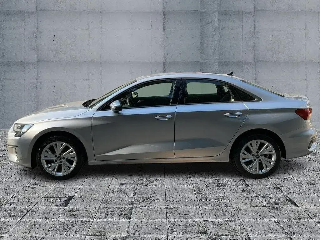 Gebraucht Audi A3 Ambiente 110 PS (80 kW) 2022 Florettsilber metallic Limousine