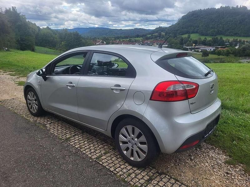 Gebraucht Kia Rio Edition 7 86 PS (63 kW) 2012 Other Kleinwagen