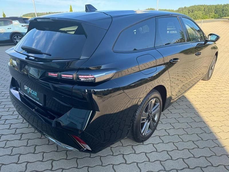 Gebraucht Peugeot 308 SW Allure 131 PS (96 kW) 2024 Schwarz Kombi
