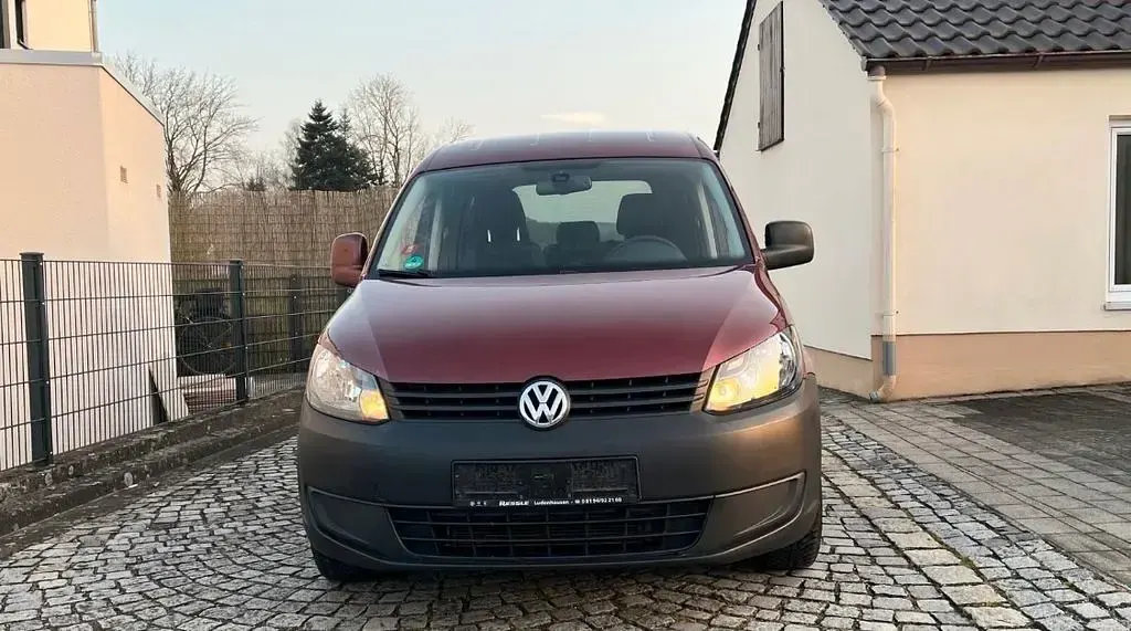 Gebraucht VW Caddy Trendline 102 PS (75 kW) 2015 Rot Van / Kleinbus