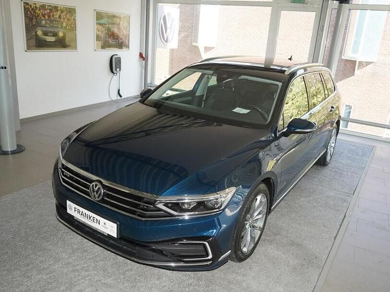 Gebraucht VW Passat GTE 218 PS (160 kW) 2020 Aquamarinblau (metallic) Kombi