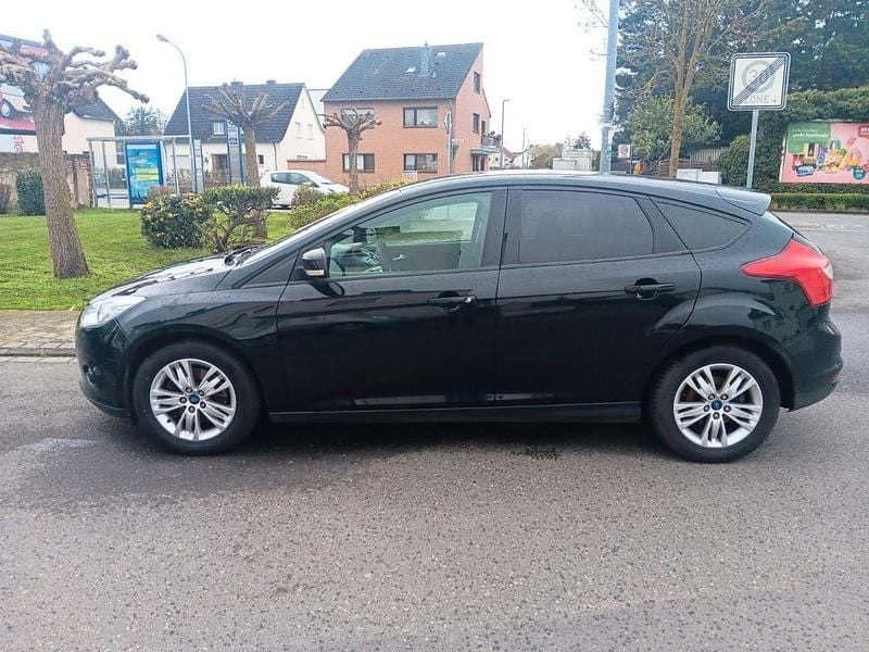 Gebraucht Ford Focus Trend 150 PS (110 kW) 2011 Schwarz Limousine