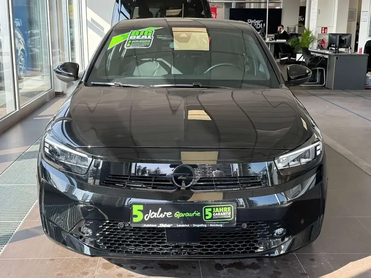 Gebraucht Opel Corsa-e 100 kW (136 PS) 2023 Lackierung schwarz perla nera/ Kleinwagen