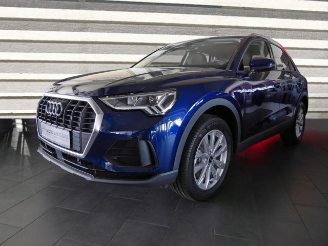 Blau Gebraucht 2022 Audi Q3 Basis SUV | 40.990 € - Bild 1/1