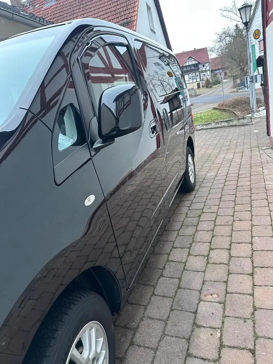 Gebraucht Nissan Evalia 110 PS (80 kW) 2012 Schwarz Van / Kleinbus