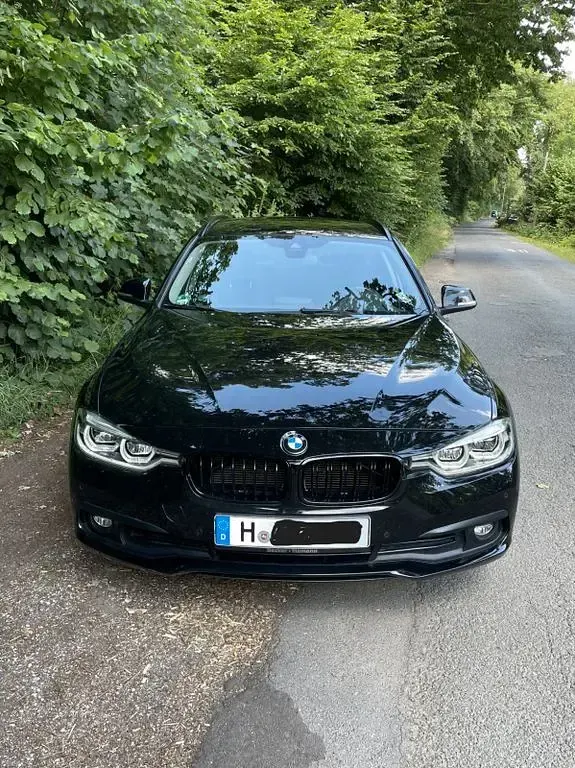 Gebraucht BMW 320 Advantage 190 PS (139 kW) 2019 Schwarz Kombi