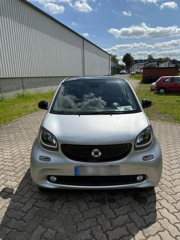 Silber Gebraucht 2016 Smart ForTwo Coupé Passion Cabrio | 9.700 € (Fairer Preis) - Bild 1/4