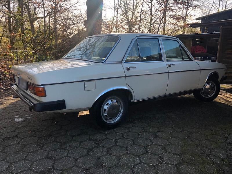 Second-hand Audi 100 86 CP (63 kW) 1976 Alb Berlinǎ