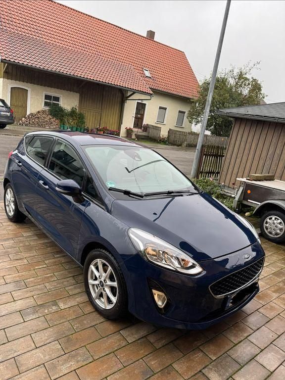 Blau Gebraucht 2018 Ford Fiesta Cool & Connect Kleinwagen | 9.650 € (Fairer Preis) - Bild 1/4