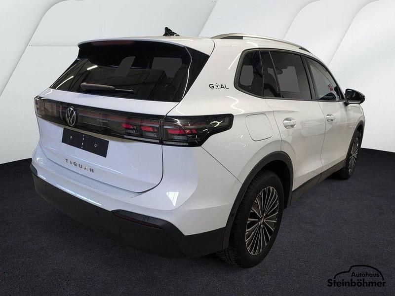 Gebraucht VW Tiguan Goal 150 PS (110 kW) 2025 Pure white (weiß) SUV