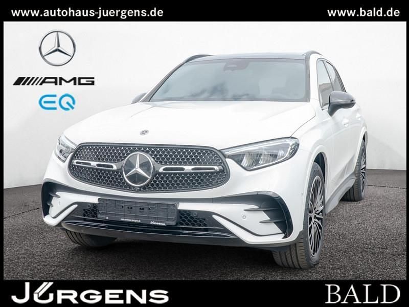 Weiß unilack polarweiß Gebraucht 2025 Mercedes GLC200 AMG SUV | 56.880 € (Etwas zu teuer) - Bild 1/4
