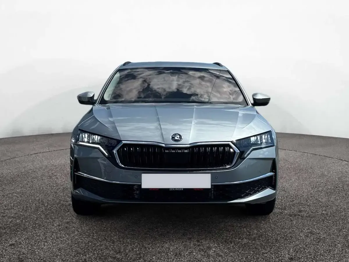 Gebraucht Skoda Octavia Selection 150 PS (110 kW) 2026 Smokey diamondsilber Kombi
