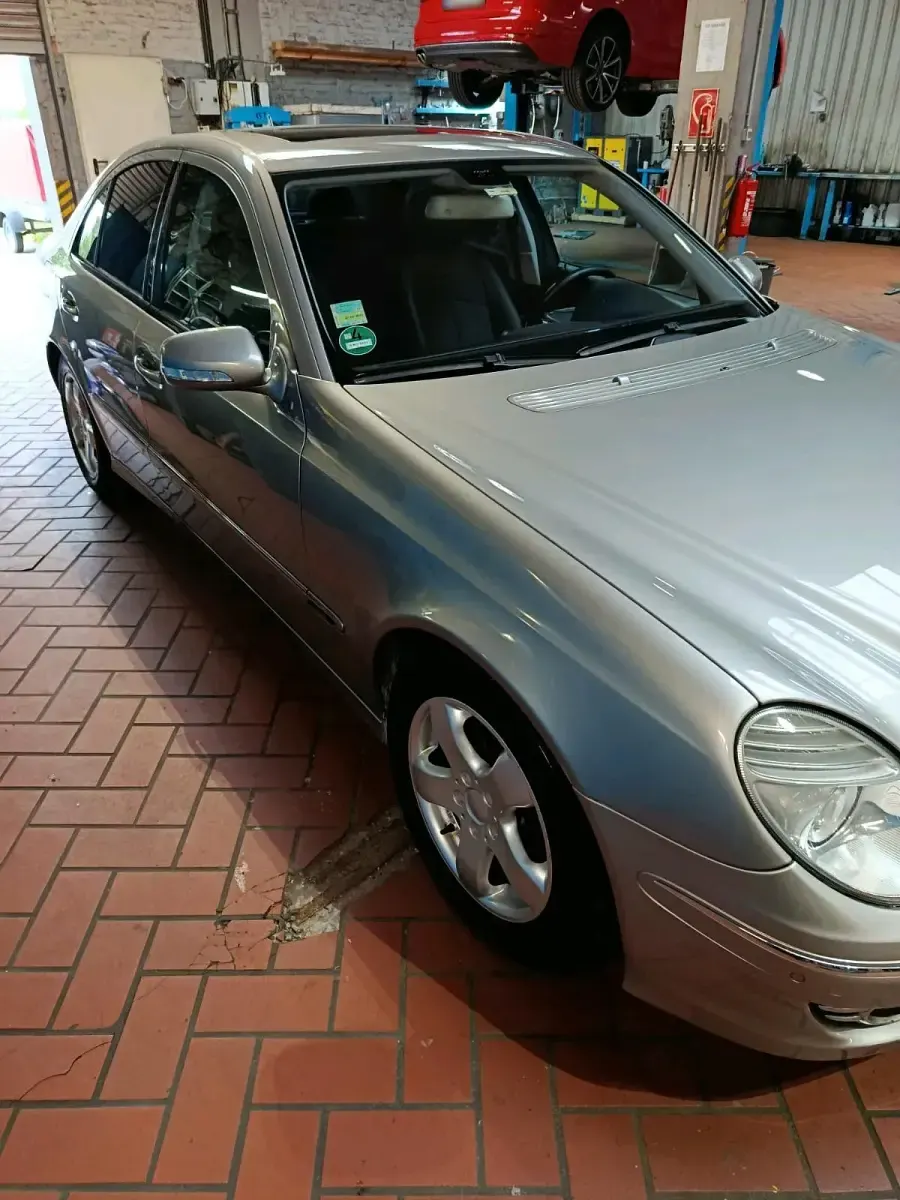 Gebraucht Mercedes E280 Avantgarde 196 PS (144 kW) 2007 Limousine
