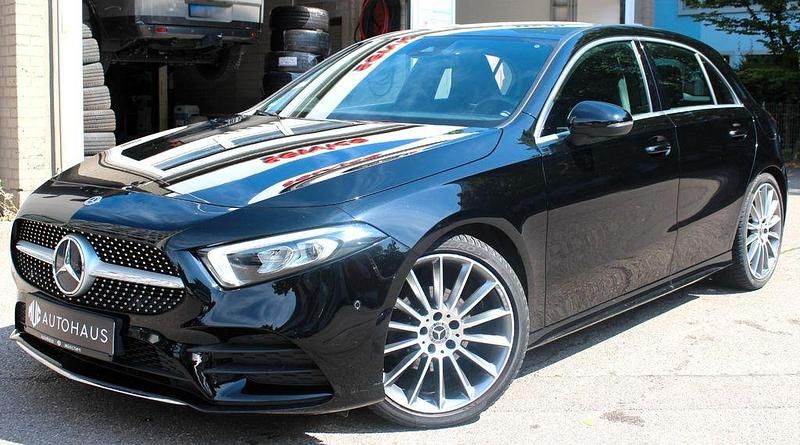 Schwarz Gebraucht 2020 Mercedes A180 AMG line Limousine | 23.900 € (Guter Preis) - Bild 1/4