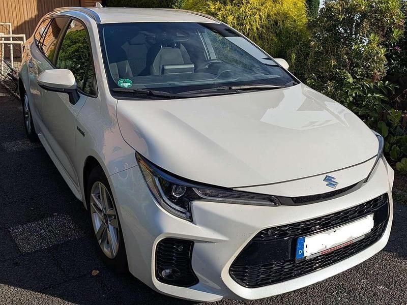 Weiß Gebraucht 2021 Suzuki Swace Comfort+ Kombi | 16.500 € (Guter Preis) - Bild 1/4